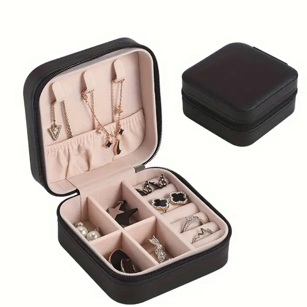 ⭐️FREE TRAVEL JEWELRY BOX OR EVIL EYE KEYCHAIN WITH ANY $30 JEWELRY PURCHASE⭐️